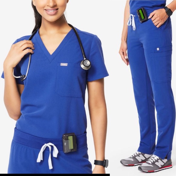 Last Set Figs Winning Blue Scrub Set - Picture 1 of 1